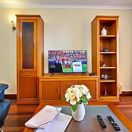 Zentrum By Interhome דירה