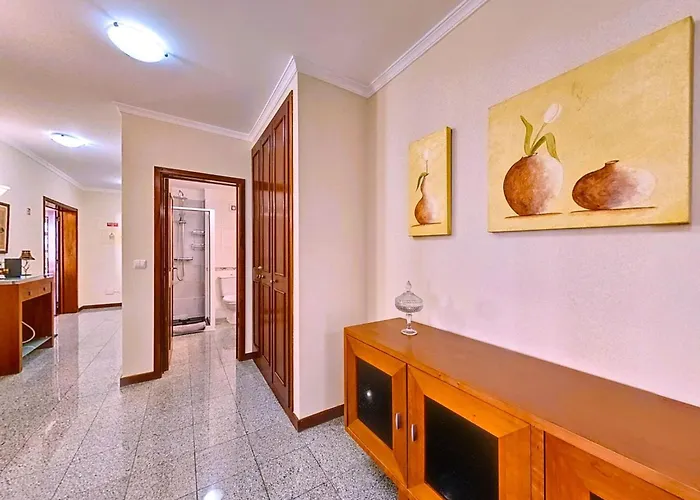 Zentrum By Interhome קאניקו